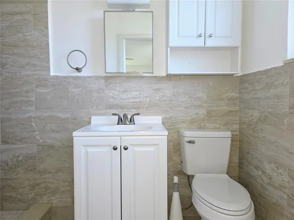 $1,200 | 6931 Hibiscus Avenue South, Unit 1A, South Pasadena, FL 33707
