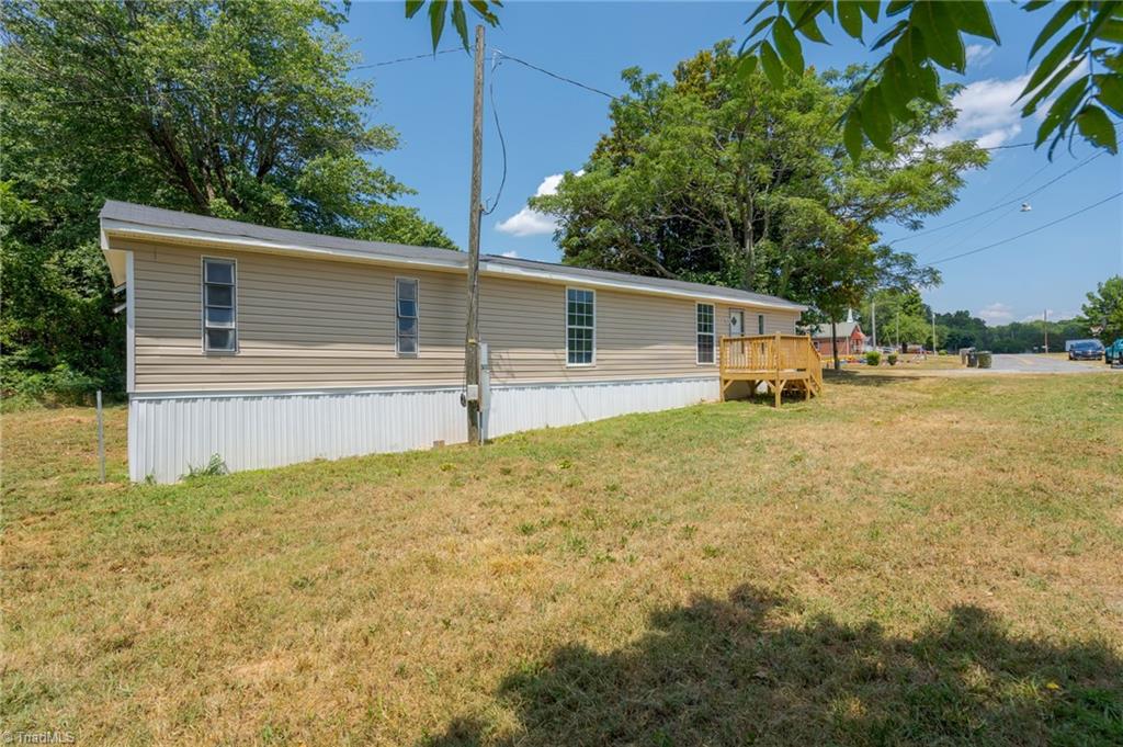 428 Thomas School Road Winston-Salem, NC 27107 - Photo 1 of 29