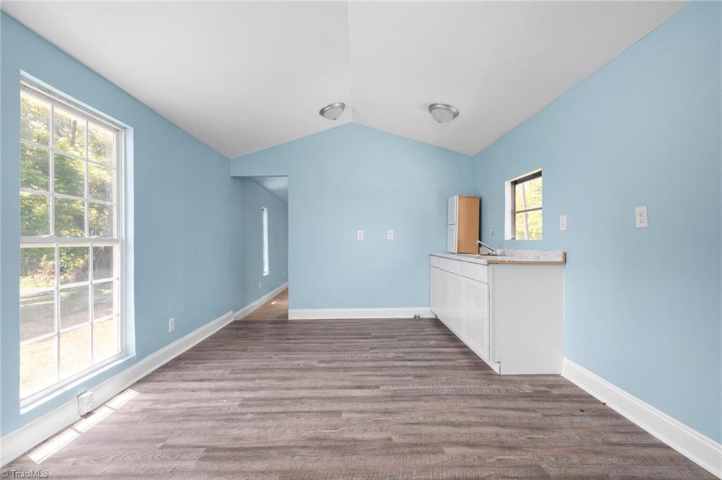 428 Thomas School Road Winston-Salem, NC 27107 - Photo 3 of 29