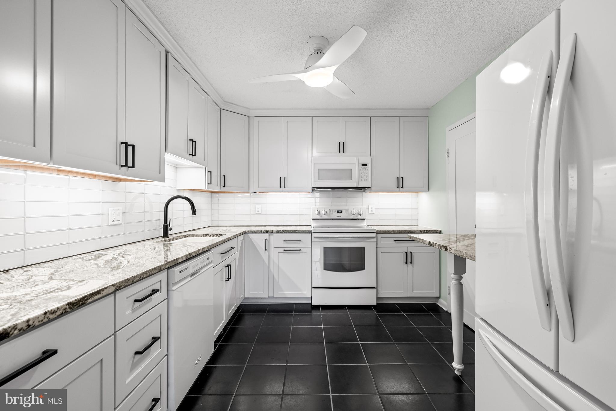 205 East Joppa Road, Unit 1908 Towson, MD 21286 - Photo 15 of 36 Kitchen