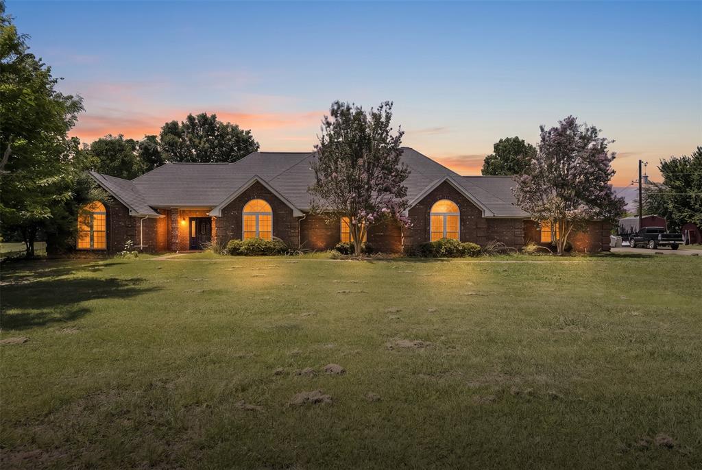 511 Farrar Road Waxahachie, TX 75165 - Photo 2 of 32