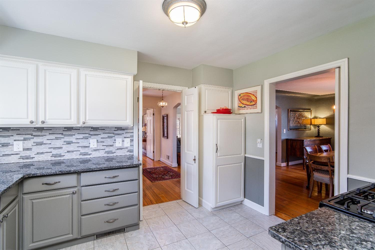 6512 Ridge Circle Cincinnati, OH 45213 - Photo 12 of 38 Gallery Image 12