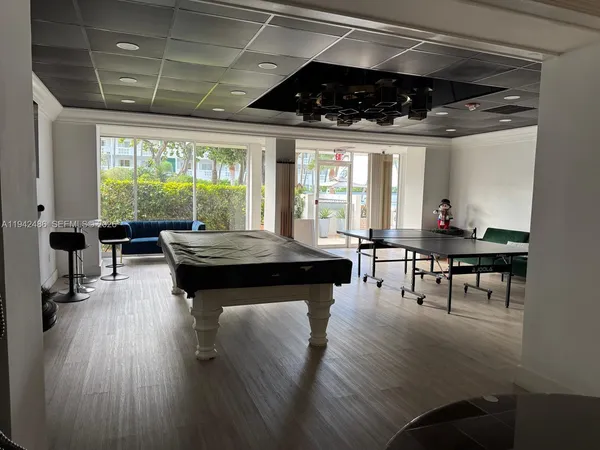 a gym with lots of gym equipment