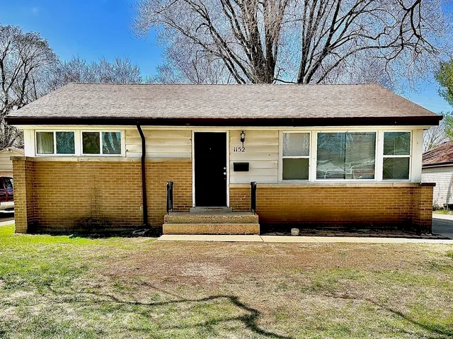 $271,000 | 1152 Hiawatha Drive, Elgin, IL 60120