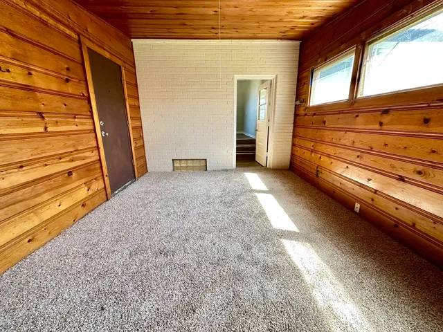 $271,000 | 1152 Hiawatha Drive, Elgin, IL 60120