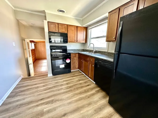 $271,000 | 1152 Hiawatha Drive, Elgin, IL 60120