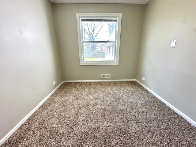 $271,000 | 1152 Hiawatha Drive, Elgin, IL 60120