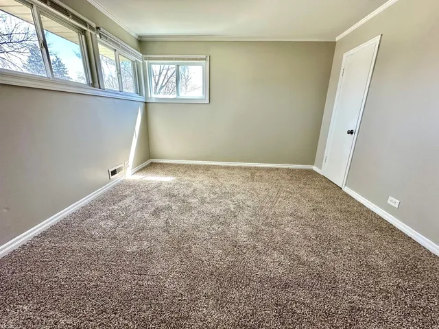 $271,000 | 1152 Hiawatha Drive, Elgin, IL 60120