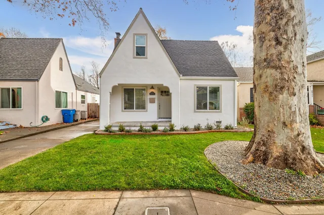 $899,000 | 2705 Harkness Street, Sacramento, CA 95818