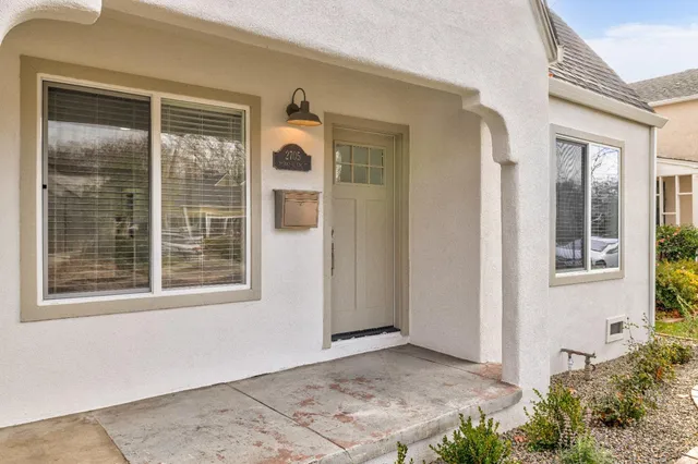 $899,000 | 2705 Harkness Street, Sacramento, CA 95818