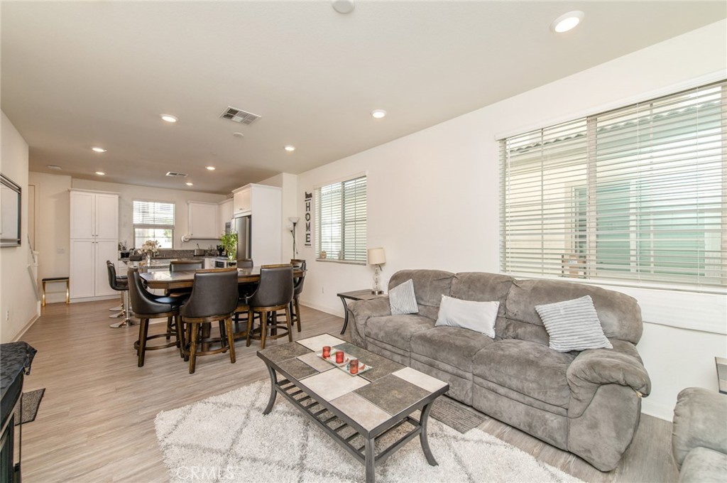 832 Mandarin Way Upland, CA 91786 - Photo 7 of 46