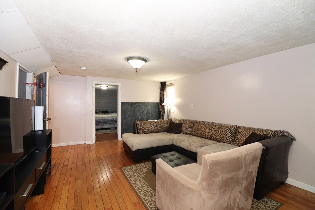 52 Gee Avenue Gloucester, MA 01930 - Photo 25 of 32