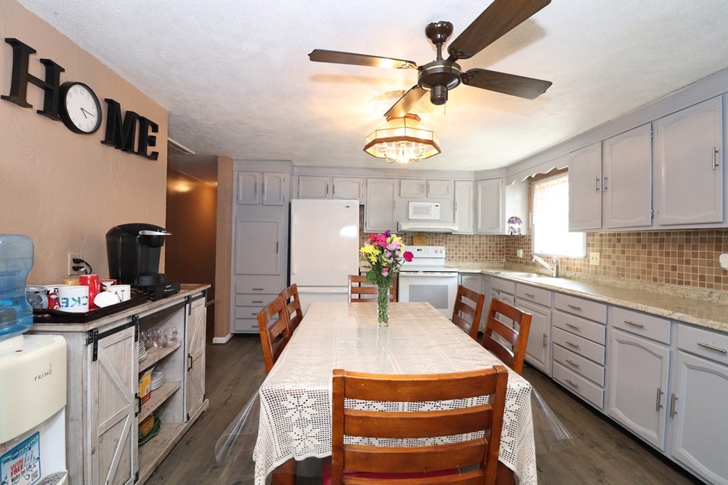 52 Gee Avenue Gloucester, MA 01930 - Photo 5 of 32