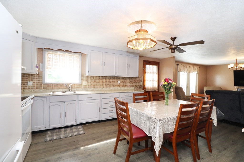 52 Gee Avenue Gloucester, MA 01930 - Photo 6 of 32