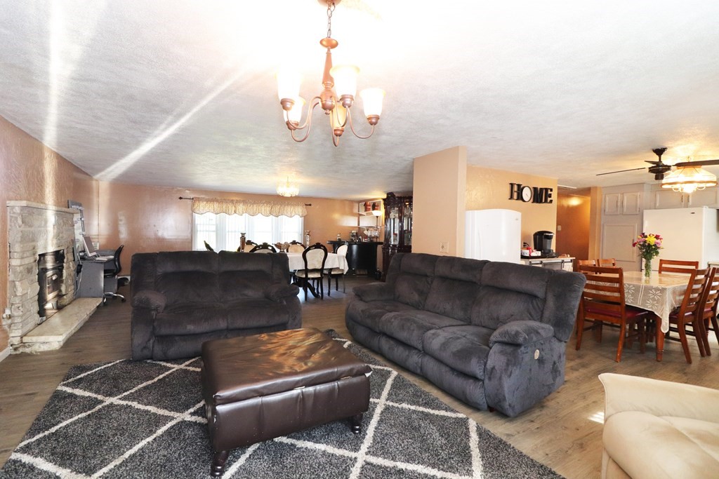 52 Gee Avenue Gloucester, MA 01930 - Photo 8 of 32