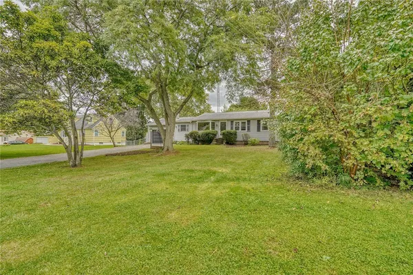 $2,395 | 24 Elaine Drive, Henrietta, NY 14623