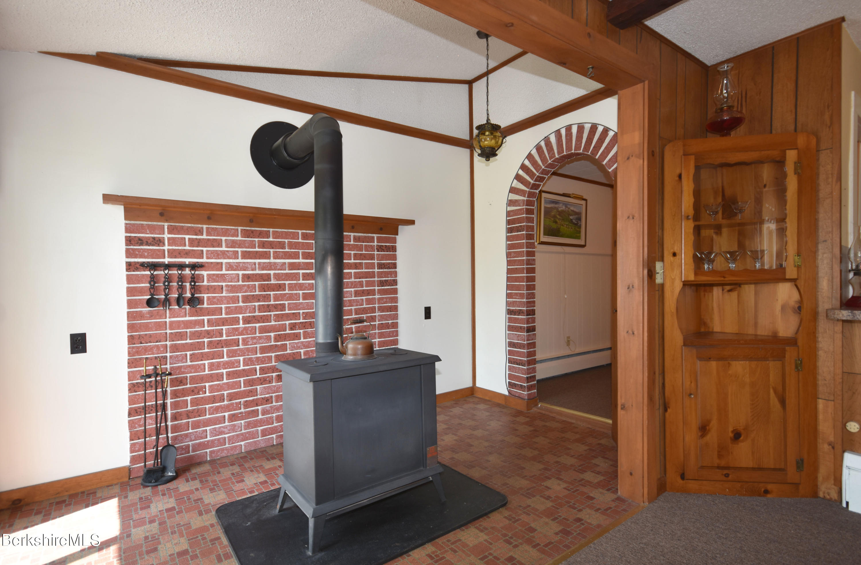 32 Glassworks Road Lanesborough, MA 01224 - Photo 12 of 63 Family Room