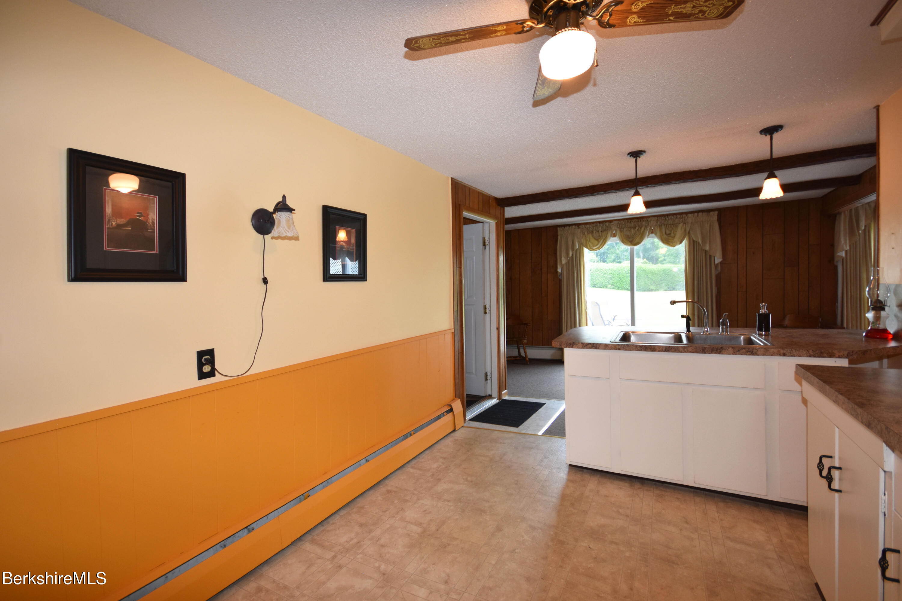 32 Glassworks Road Lanesborough, MA 01224 - Photo 16 of 63 Kitchen