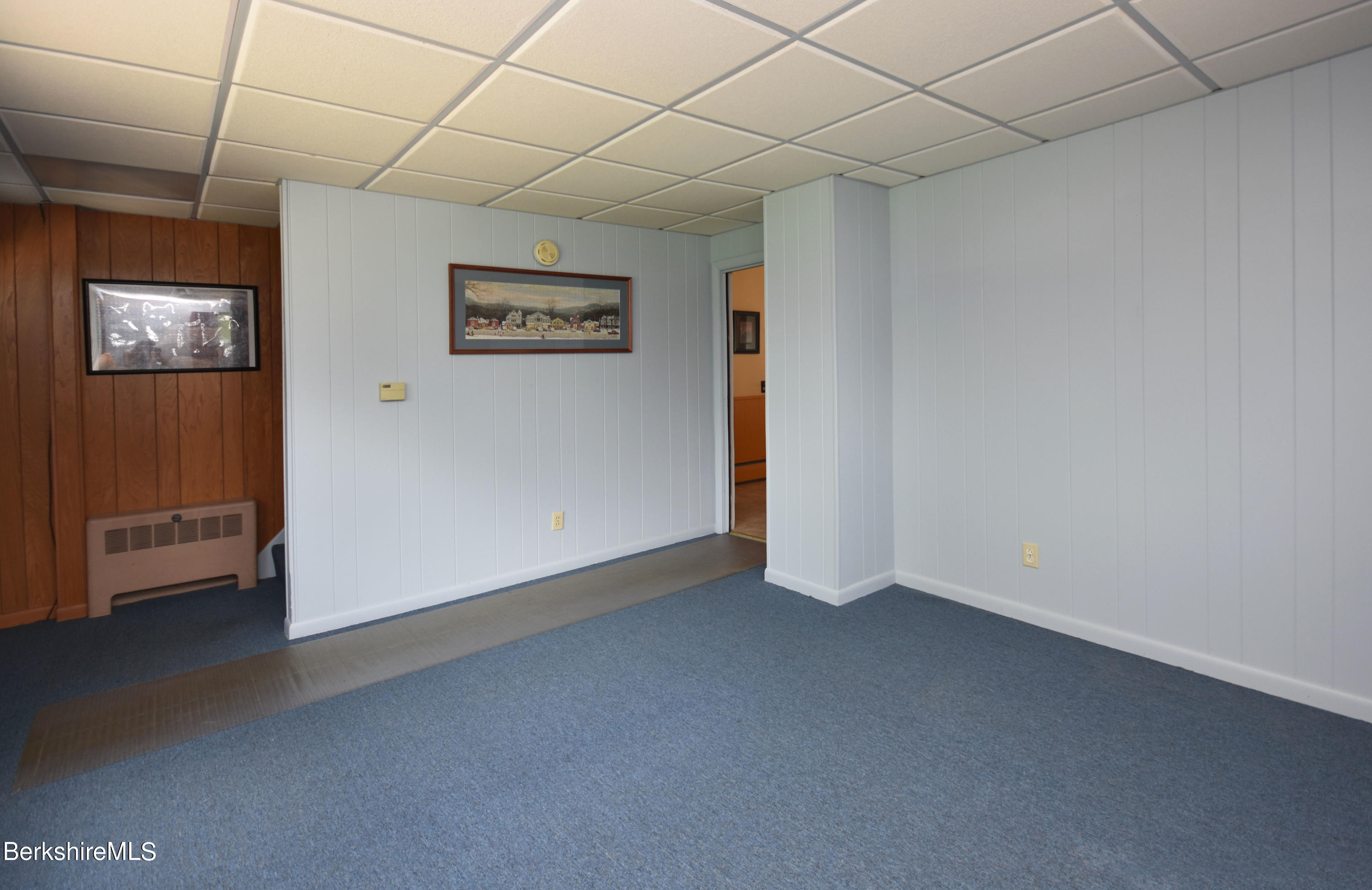 32 Glassworks Road Lanesborough, MA 01224 - Photo 9 of 63 Living Room
