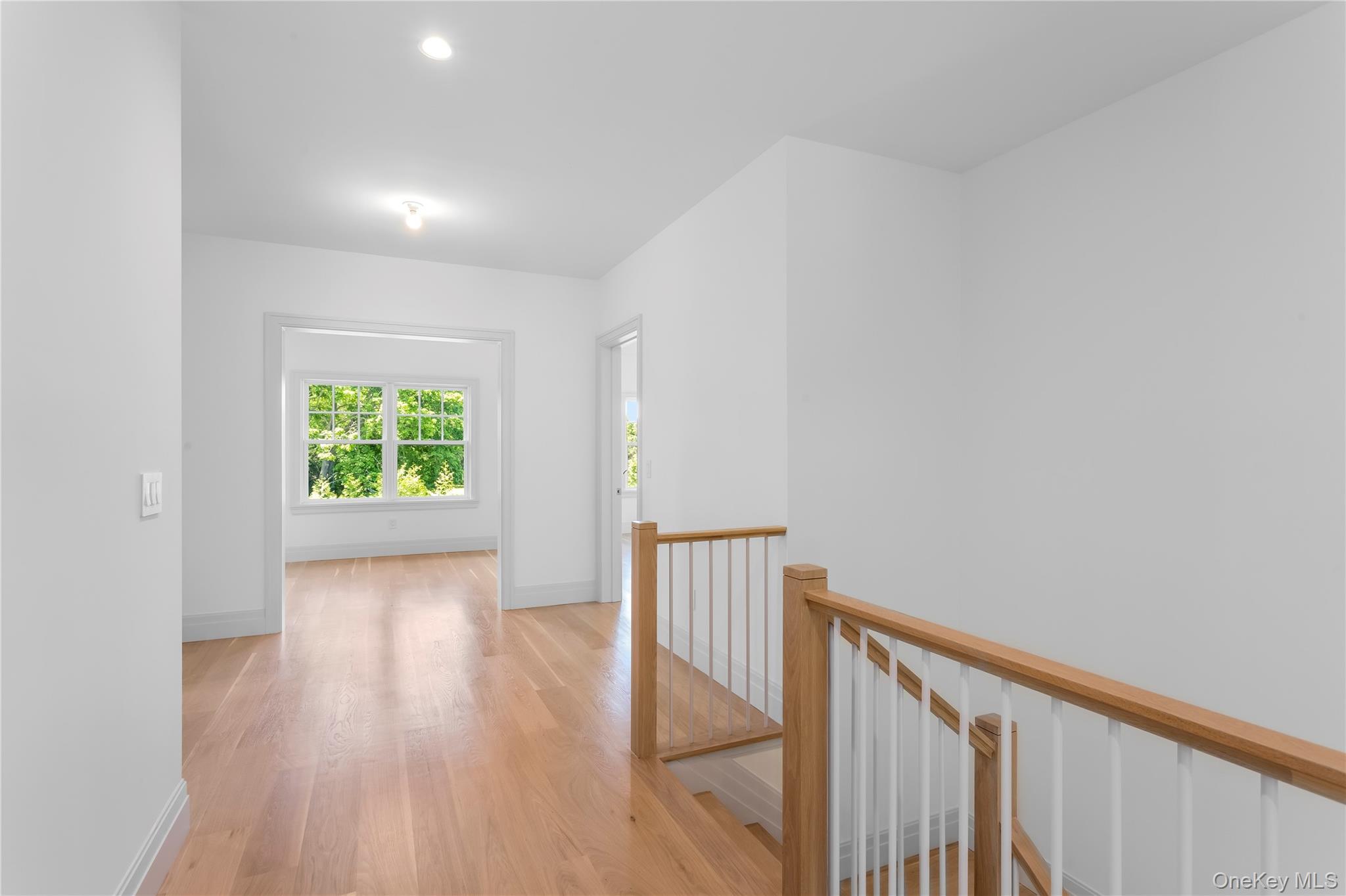 152 South Road Westhampton, NY 11977 - Photo 18 of 26 2nd Floor hallway and Bonus Room
