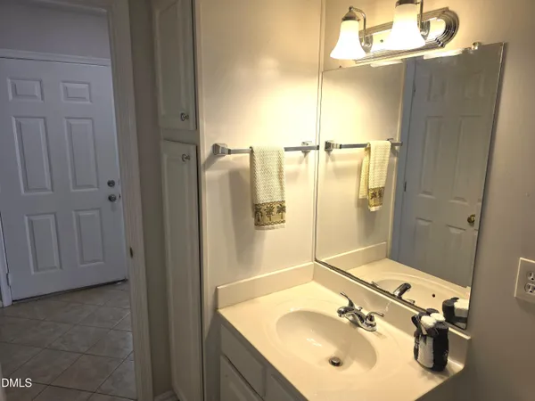 $1,650 | 2811 Edridge Court, Unit 202, Raleigh, NC 27612