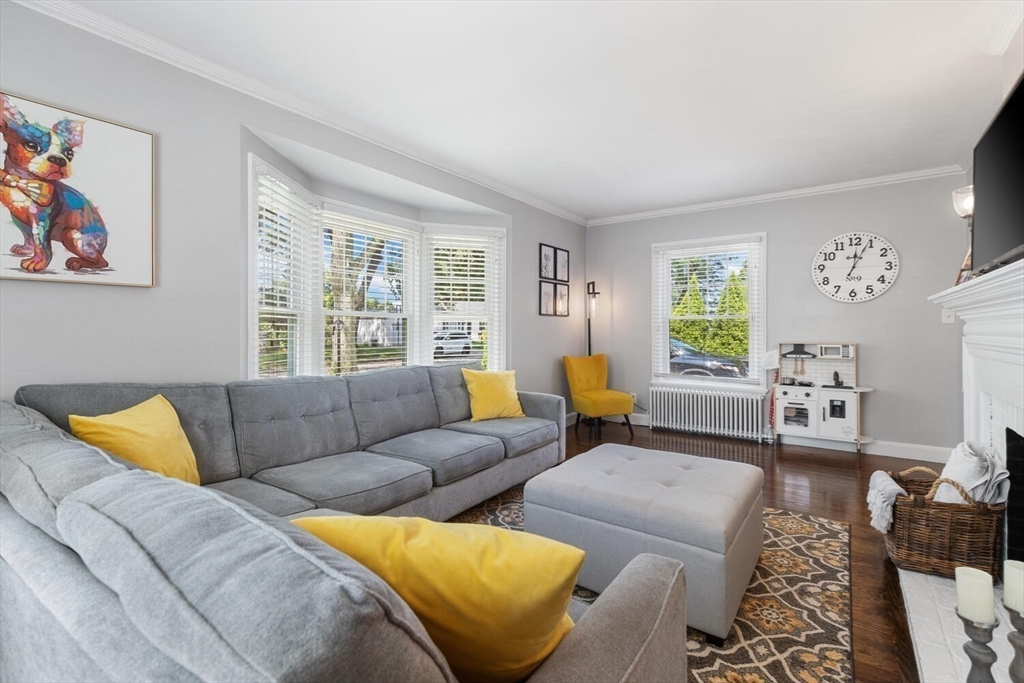 17 Dewitt Road Stoneham, MA 02180 - Photo 5 of 37 Gallery Image 5