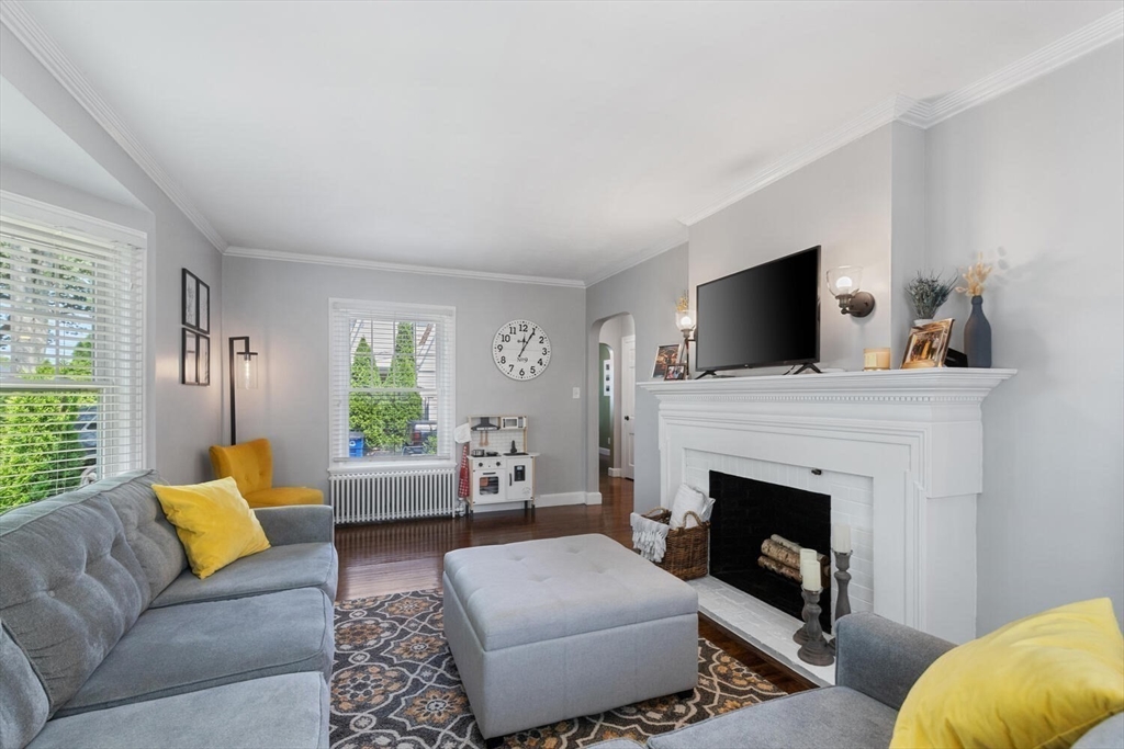 17 Dewitt Road Stoneham, MA 02180 - Photo 6 of 37 Gallery Image 6