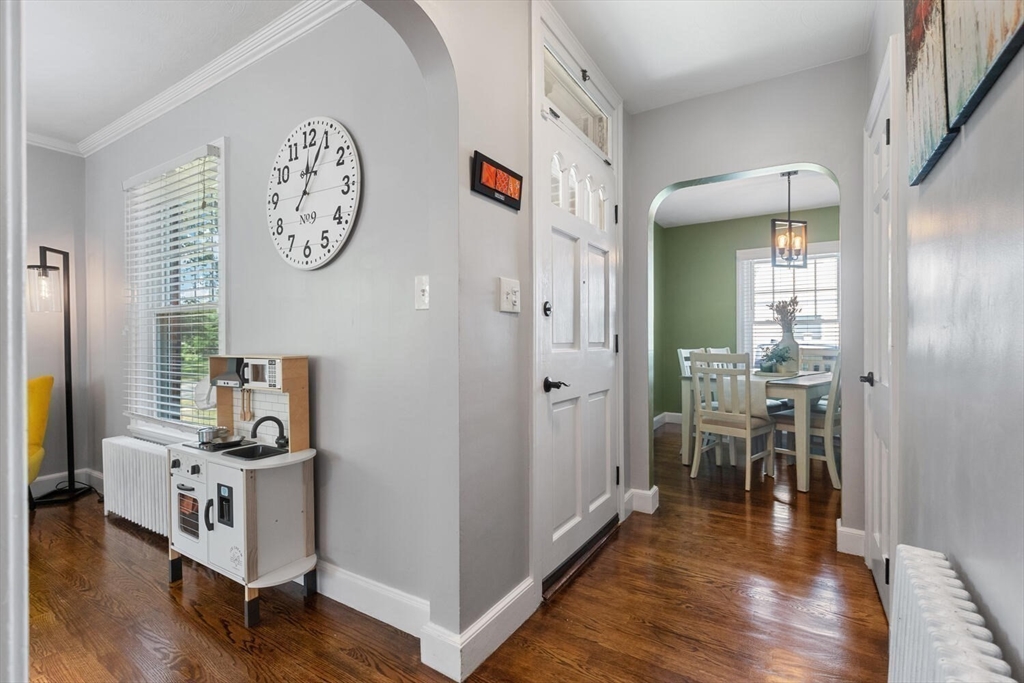 17 Dewitt Road Stoneham, MA 02180 - Photo 7 of 37 Gallery Image 7