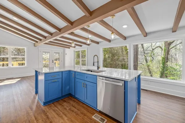 $875,000 | 330 Lake Drive, Dawsonville, GA 30534