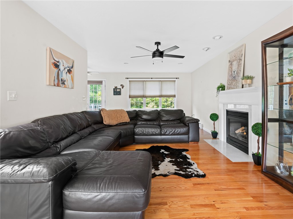 45 Silo Drive Cranston, RI 02921 - Photo 12 of 37