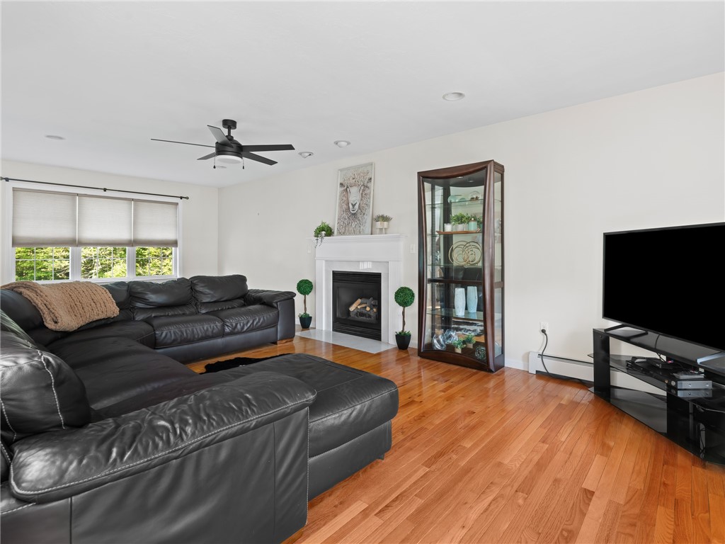 45 Silo Drive Cranston, RI 02921 - Photo 13 of 37