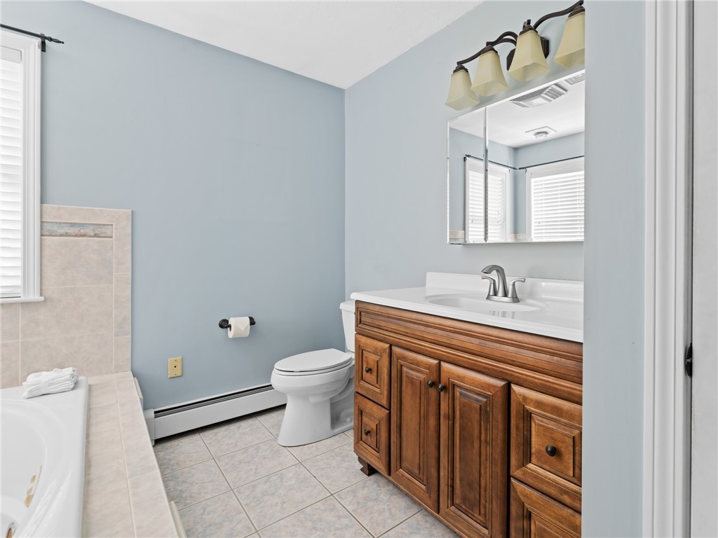 45 Silo Drive Cranston, RI 02921 - Photo 20 of 37 Primary Bath