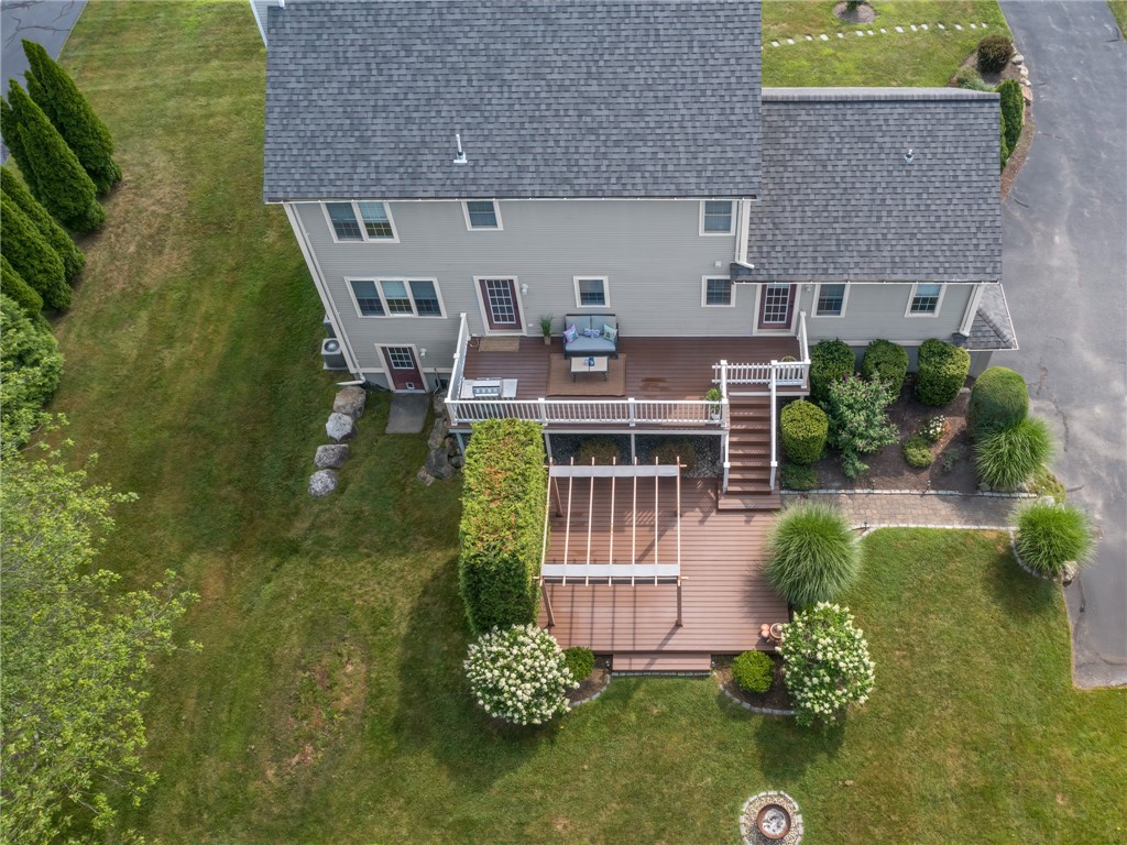 45 Silo Drive Cranston, RI 02921 - Photo 3 of 37