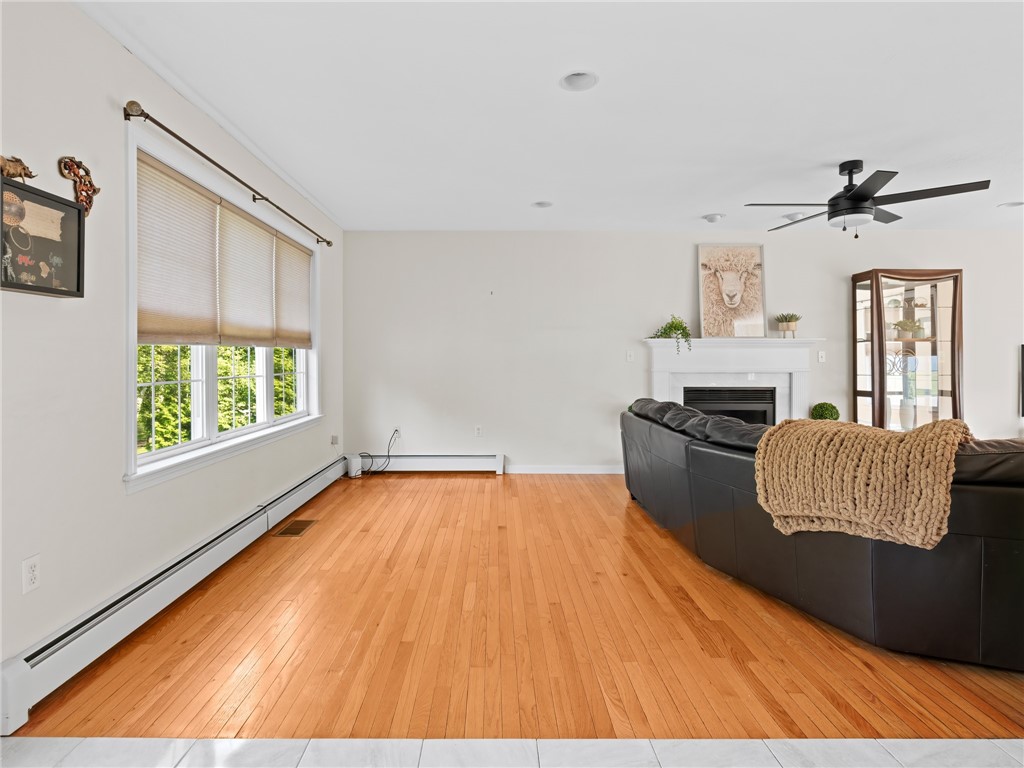 45 Silo Drive Cranston, RI 02921 - Photo 9 of 37