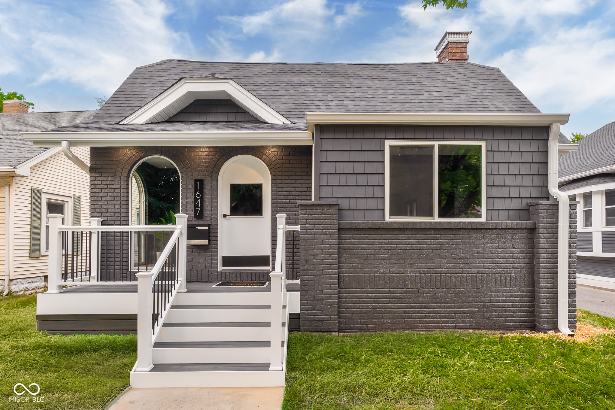 1647 Washington Street Columbus, IN 47201 - Photo 3 of 79