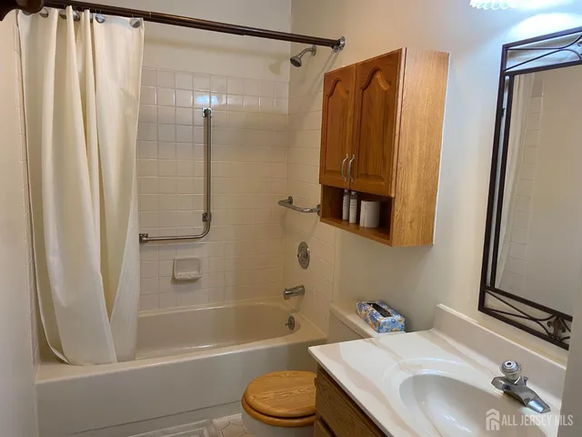 $2,300 | 8 Benjamin Franklin Drive, Unit C, Monroe Township, NJ 08831