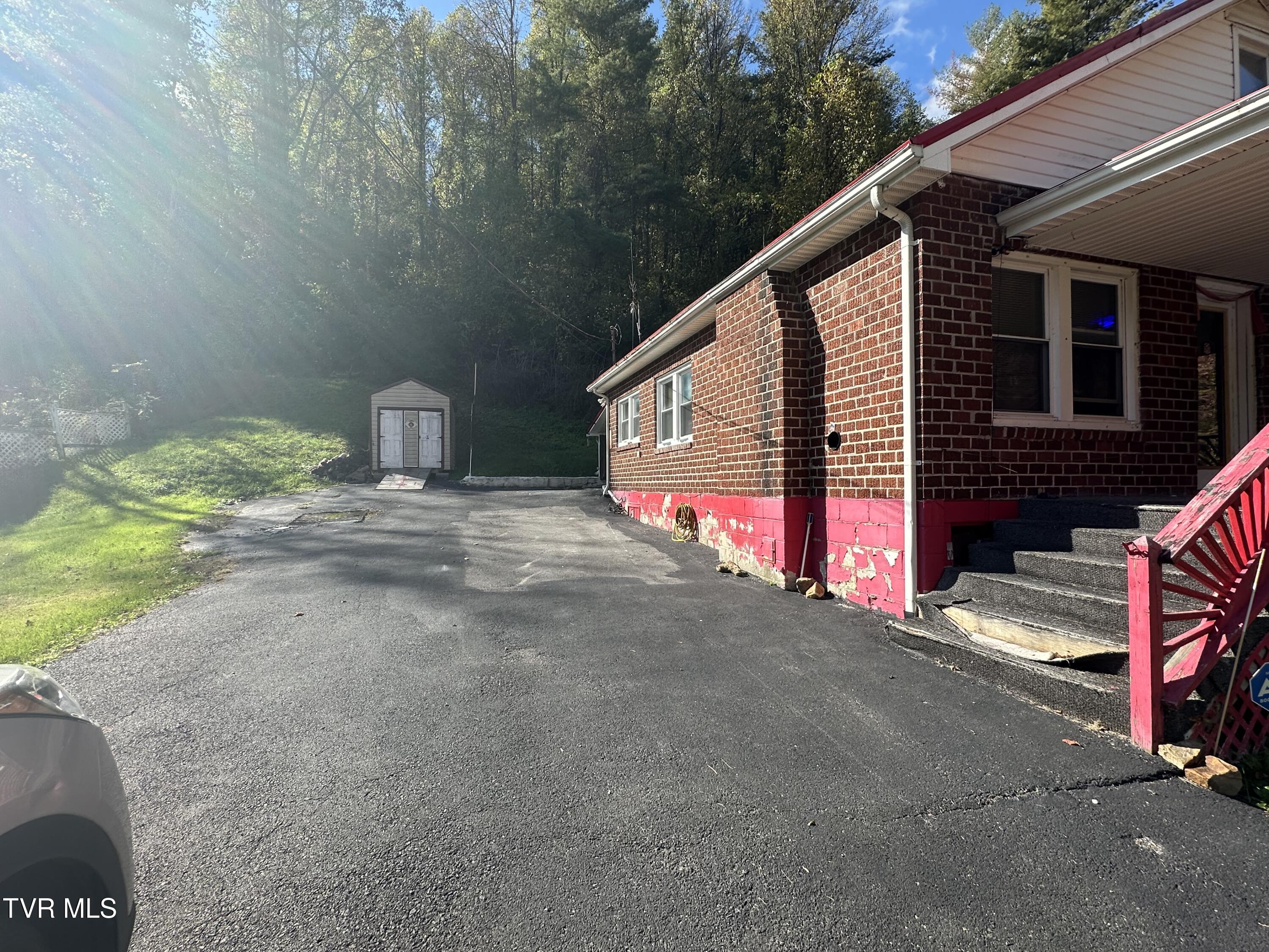 8342 North River Road Pound, VA 24279 - Photo 2 of 17 IMG_3986