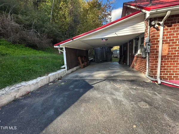 $65,000 | 8342 North River Road, Pound, VA 24279