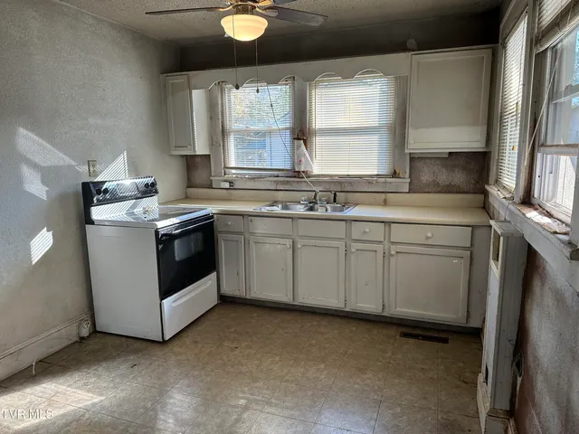 $65,000 | 8342 North River Road, Pound, VA 24279