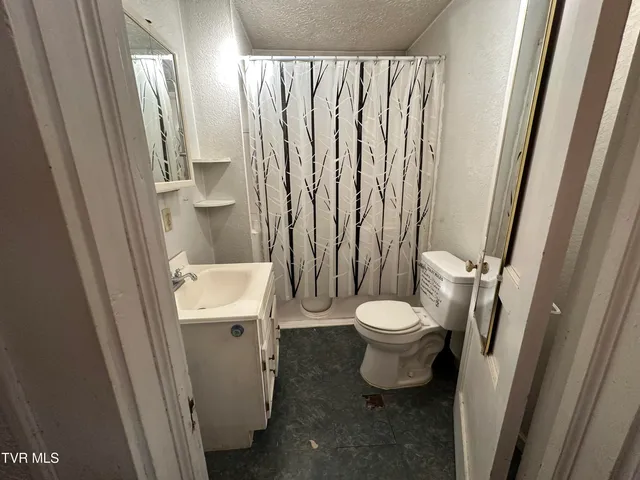 $65,000 | 8342 North River Road, Pound, VA 24279