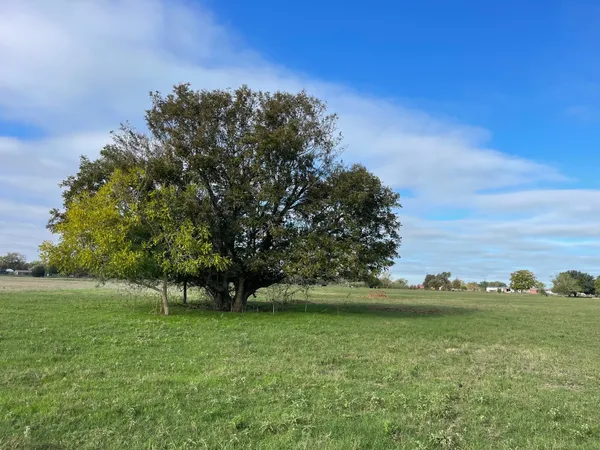 $275,000 | 741 Muzny Lane, West Point, TX 78963