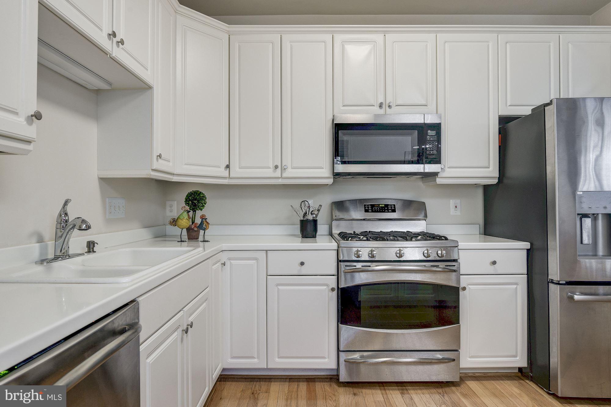 8518 Bells Ridge Terrace Potomac, MD 20854 - Photo 12 of 27 Main Level - Kitchen