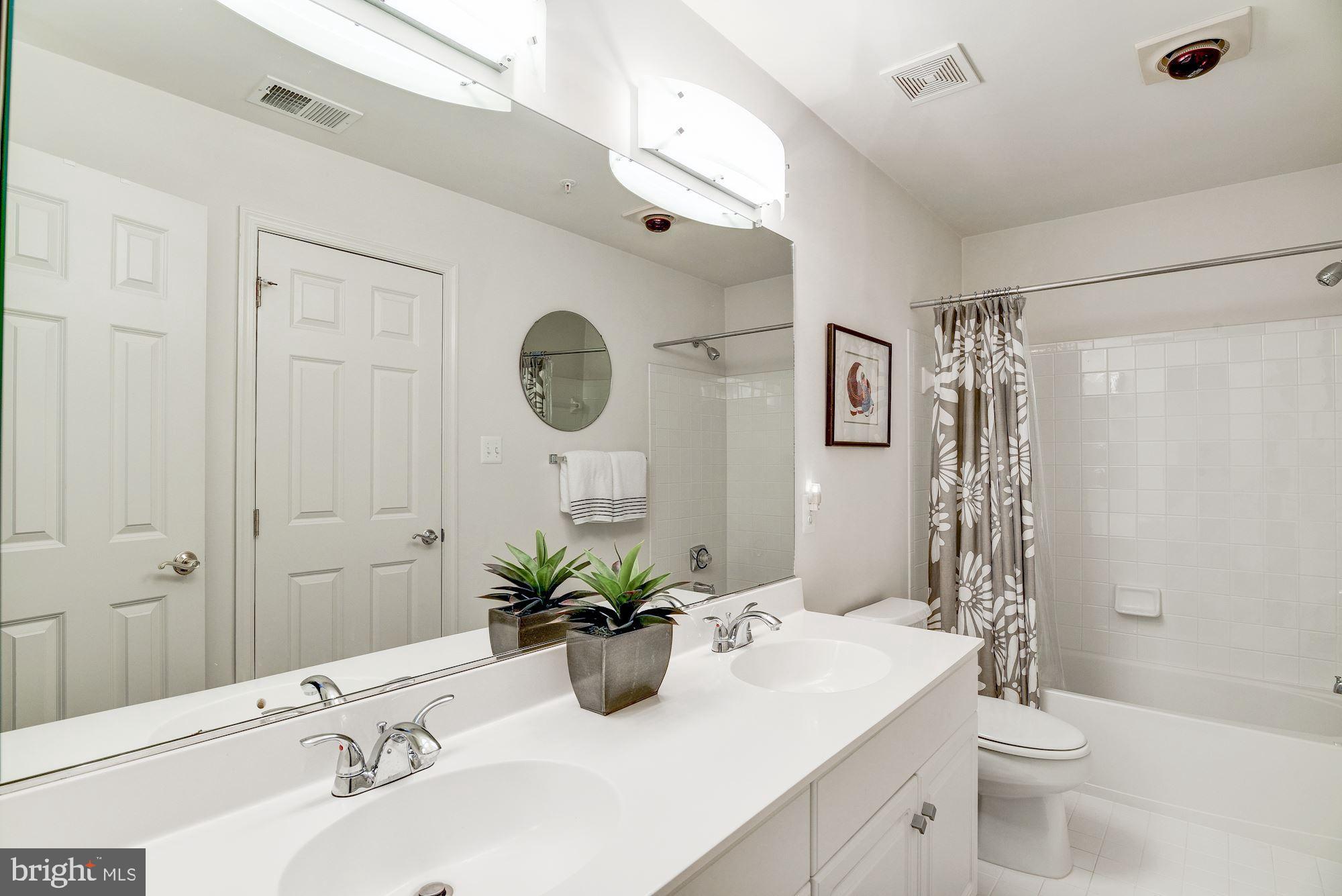 8518 Bells Ridge Terrace Potomac, MD 20854 - Photo 21 of 27 Upper Level - Full Bath
