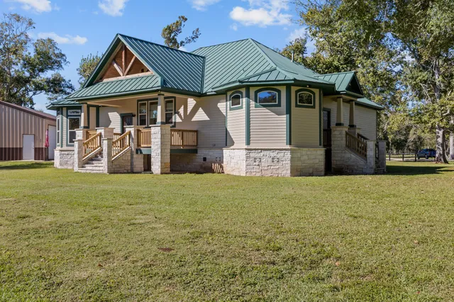 $834,900 | 3998 County Road 612, Angleton, TX 77515