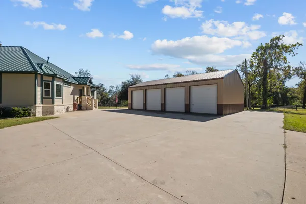 $794,900 | 3998 County Road 612, Angleton, TX 77515
