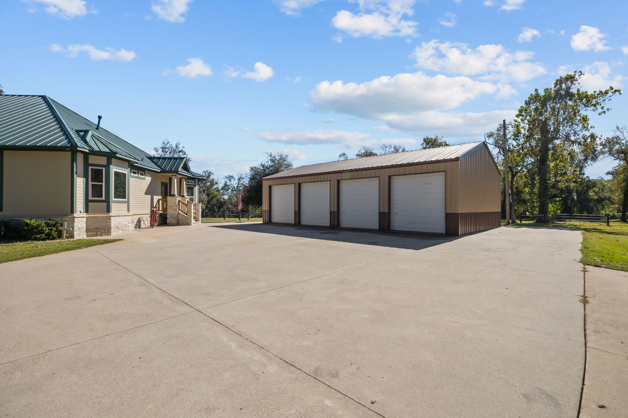 3998 County Road 612 Angleton, TX 77515 - Photo 37 of 47 a house view with a outdoor space