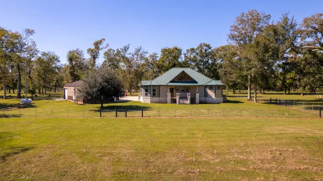 $834,900 | 3998 County Road 612, Angleton, TX 77515