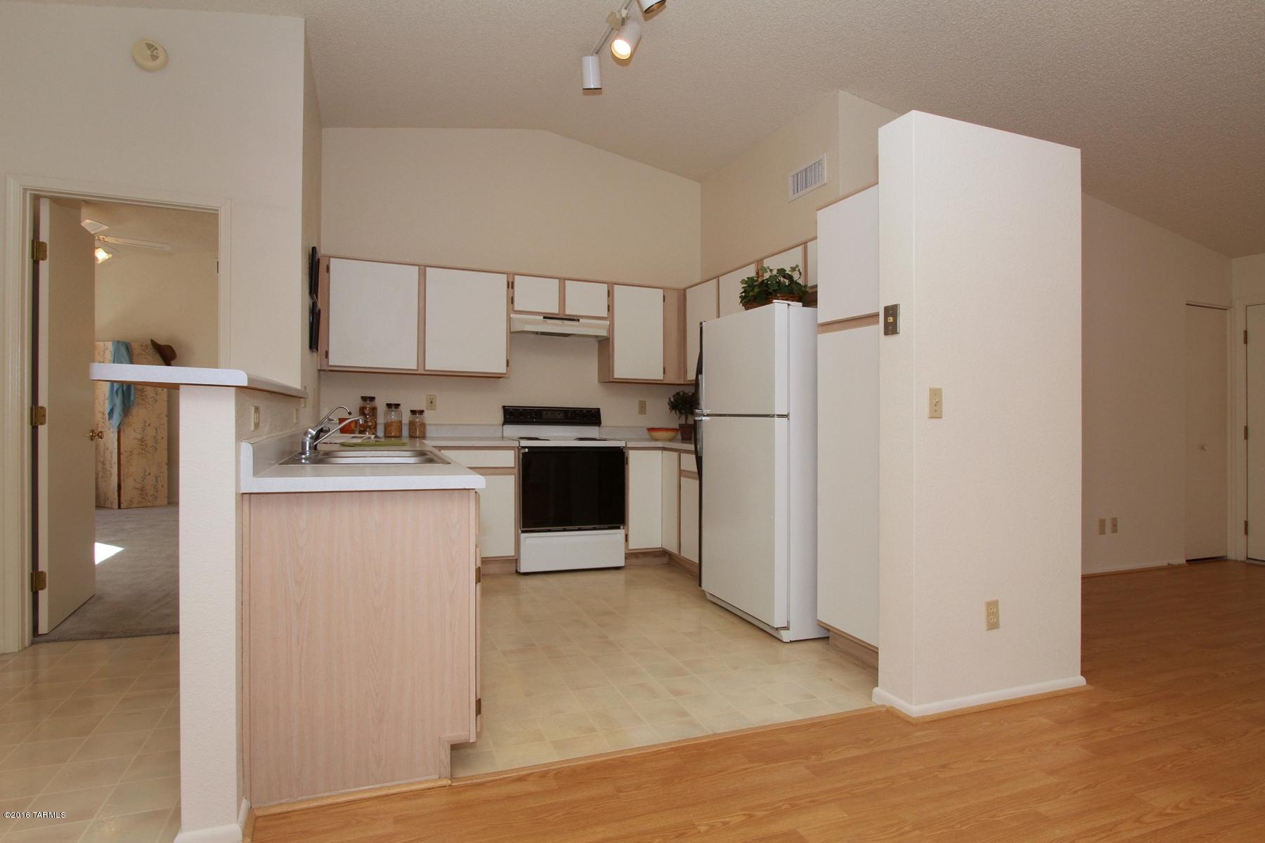 9660 East Azuma Way Tucson, AZ 85747 - Photo 3 of 27