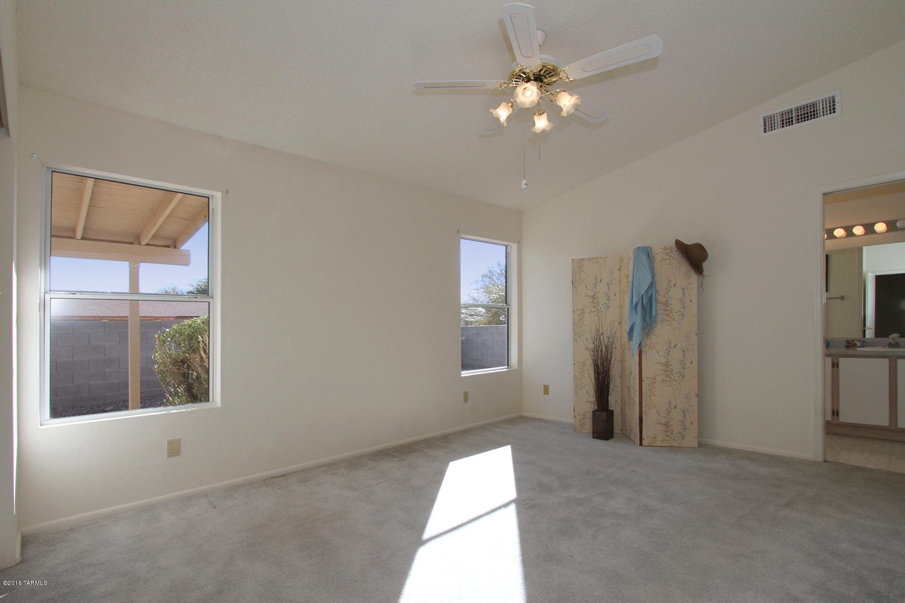 9660 East Azuma Way Tucson, AZ 85747 - Photo 7 of 27
