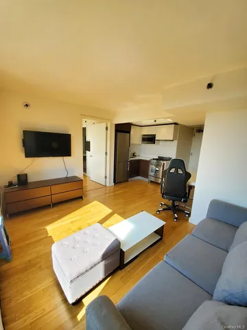 $3,000 | 39-16 Prince Street, Unit 10D | Downtown Flushing